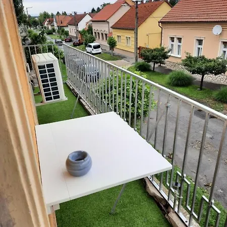 Lezser